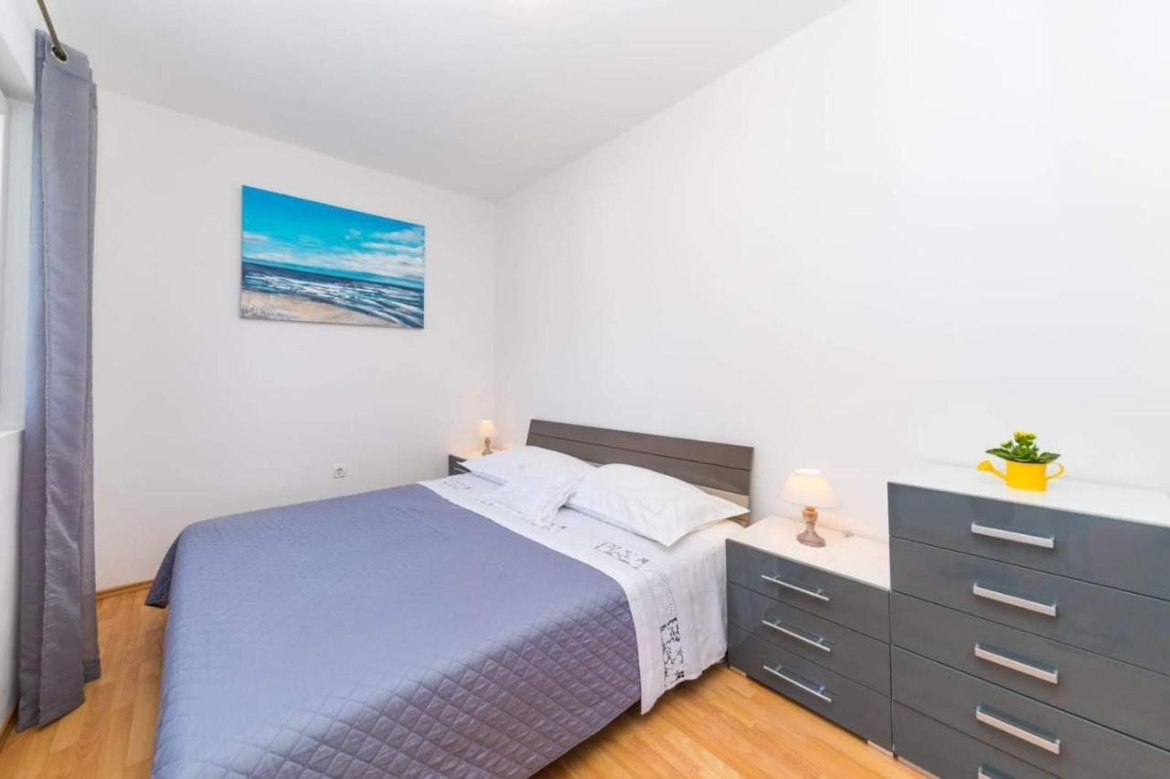 Apartments Villa Nea Leona Trogir Eksteriør billede