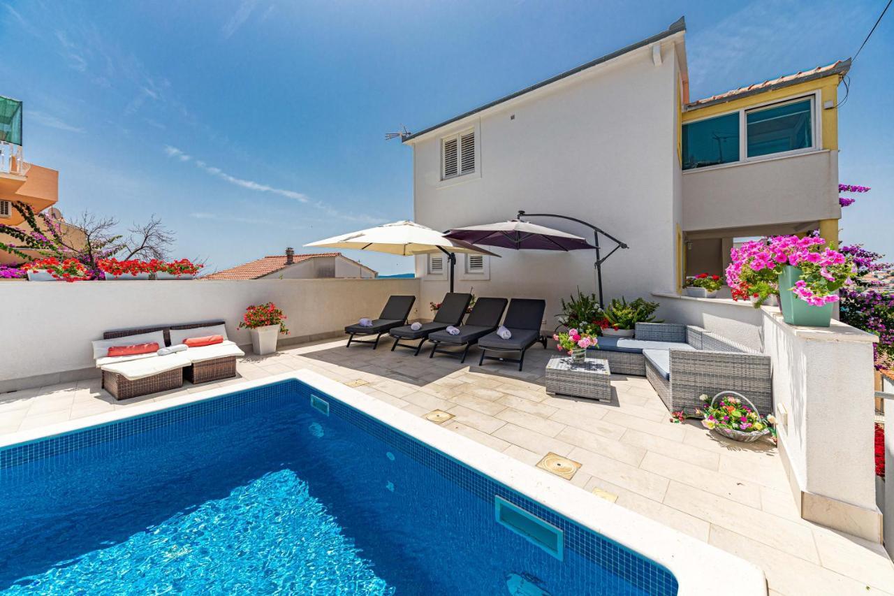 Apartments Villa Nea Leona Trogir Eksteriør billede