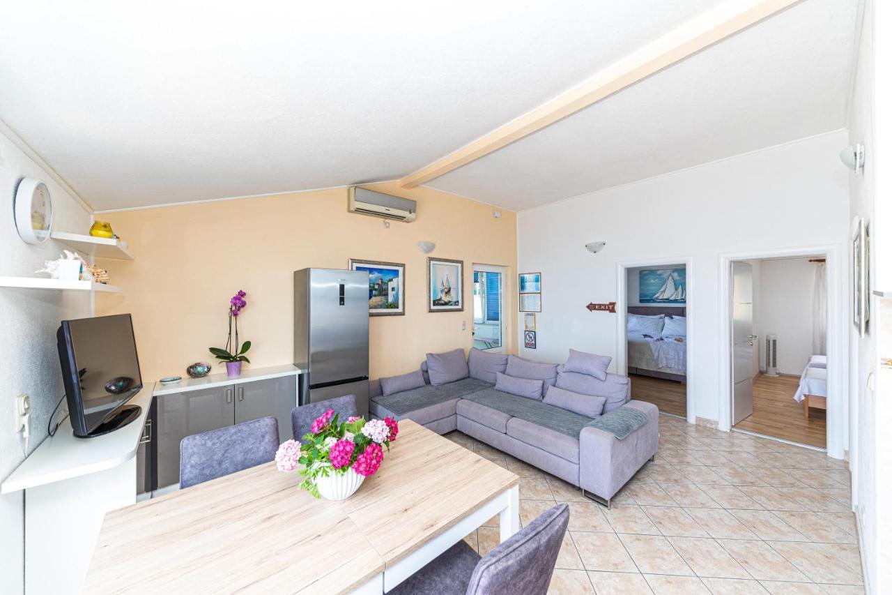 Apartments Villa Nea Leona Trogir Eksteriør billede